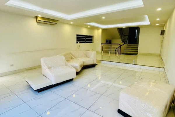 BÁN NHÀ MẶT PHỐ TÂY HỒ – 120m² – 5 TẦNG – MT 5.5m ĐT 0889127186